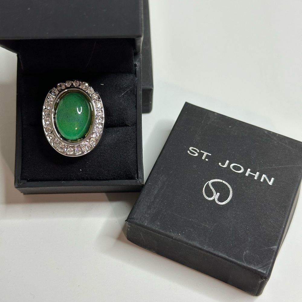 St. John Collection Color Changing Mood Ring - Picture 2 of 2